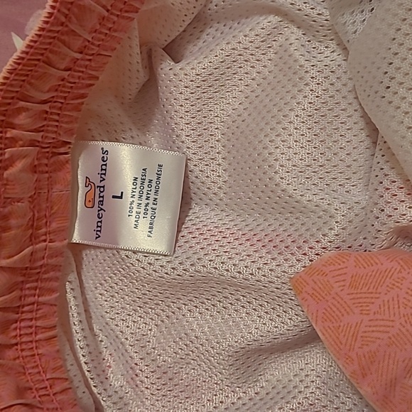 Boy's Vineyard Vines Size Large Pink Swim Trunks - Picture 3 of 5